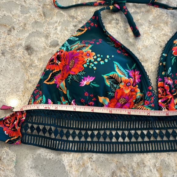 Xhilaration swim top/ XL floral and lace. From Target women - Picture 3 of 6